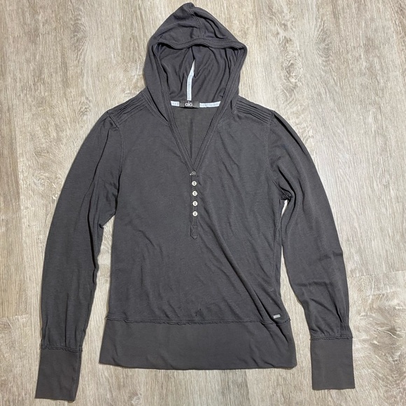 ALO Yoga Tops - alo 2010 hooded longsleeve top size medium